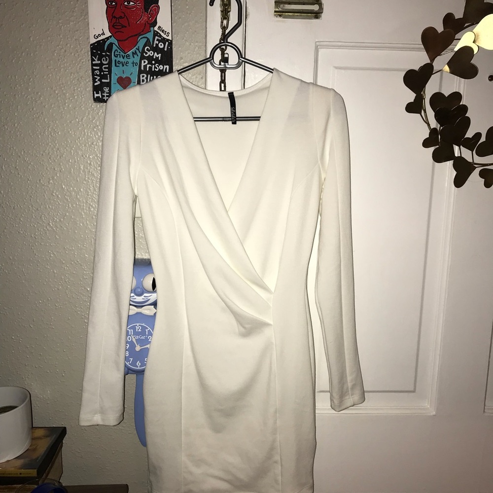 Lulu’s white long sleeve mini dress XS